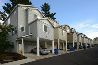 SpringWater Court in Portland, OR - Building Photo - Building Photo