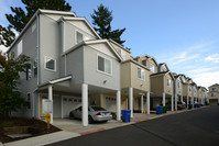 SpringWater Court in Portland, OR - Foto de edificio - Building Photo