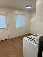 4576 El Cajon Ave in Fremont, CA - Foto de edificio - Building Photo