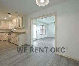 853 SW 8th St in Moore, OK - Building Photo - Building Photo