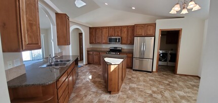 1811 E Warm Springs Ave in Post Falls, ID - Building Photo - Building Photo