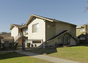 627-639 Karesh Ave in Pomona, CA - Building Photo - Building Photo