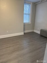 76 S Adelaide Ave in Highland Park, NJ - Building Photo - Building Photo