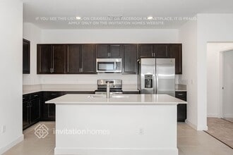 1211 Preston Ests Cir in Vero Beach, FL - Foto de edificio - Building Photo