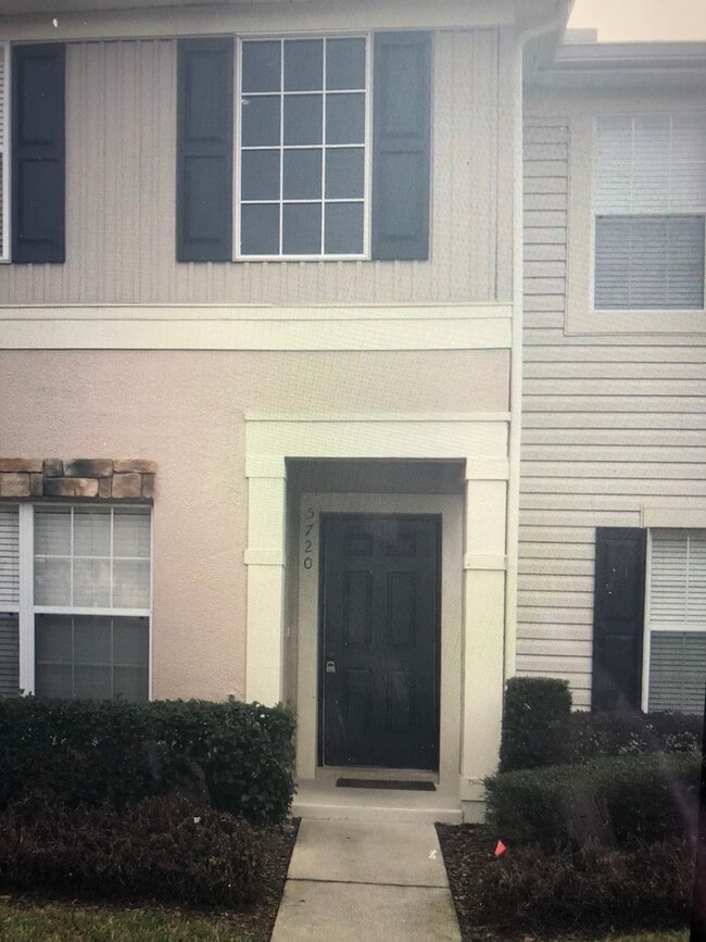 property at 5720 Fishhawk Ridge Dr