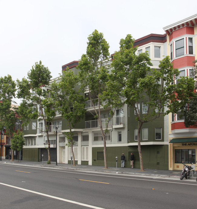 Plaza del Sol in San Francisco, CA - Foto de edificio - Building Photo
