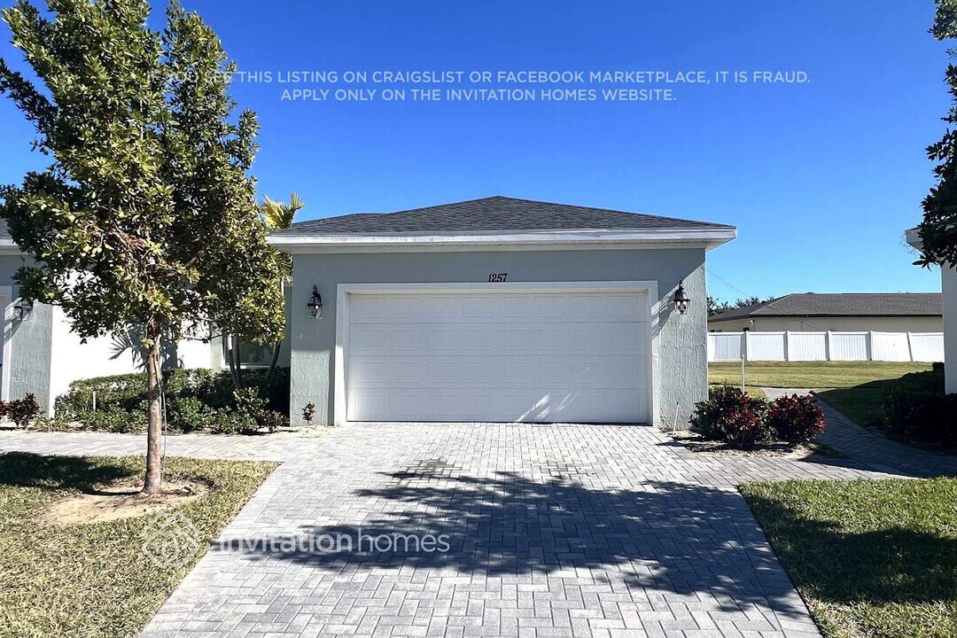 1257 Preston Ests Cir in Vero Beach, FL - Building Photo