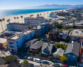 25 Horizon Ave in Venice, CA - Building Photo - Building Photo