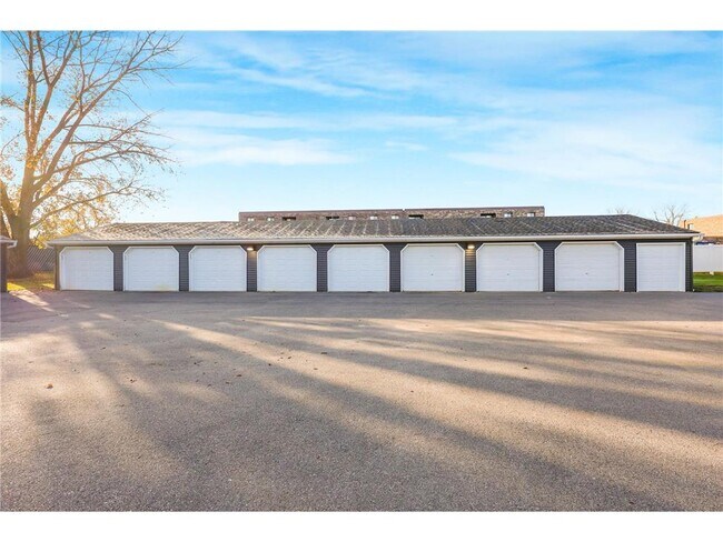 490 3rd St S in Waite Park, MN - Building Photo - Building Photo