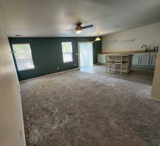 5396 S Picadilly Ct in Aurora, CO - Building Photo - Building Photo
