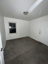 6531 Stahelin Ave in Detroit, MI - Building Photo