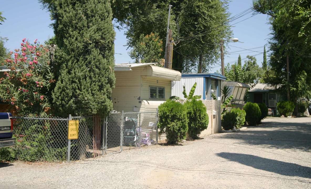 Robindale Trailer Park in Stockton, CA - Building Photo