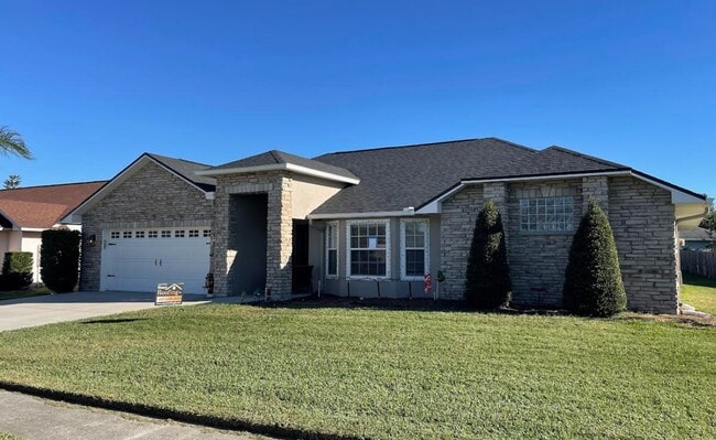 property at 2409 Sweetwater Blvd