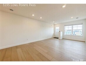5195 Long Pointe Pass in Woodbury, MN - Building Photo - Building Photo
