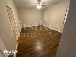1024 Napolean Way in Wesley Chapel, FL - Building Photo - Building Photo