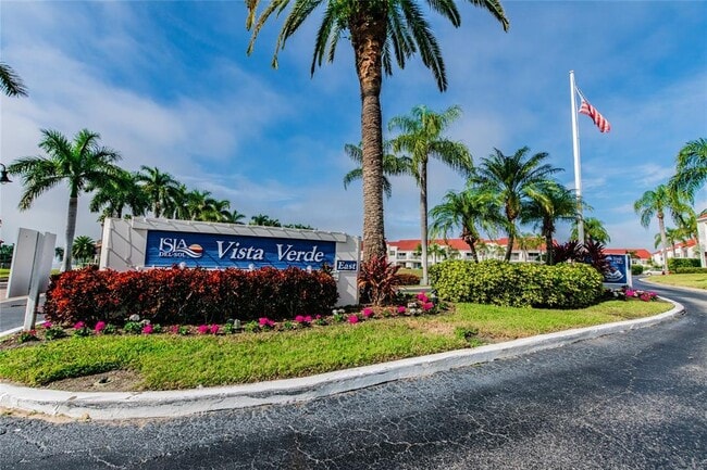 6073 Bahia Del Mar Blvd S in St. Petersburg, FL - Building Photo - Building Photo