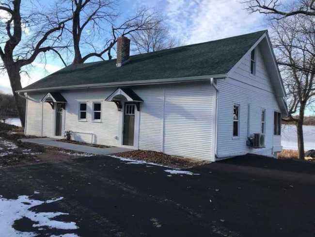 2627 Commerce Blvd in Mound, MN - Building Photo - Building Photo