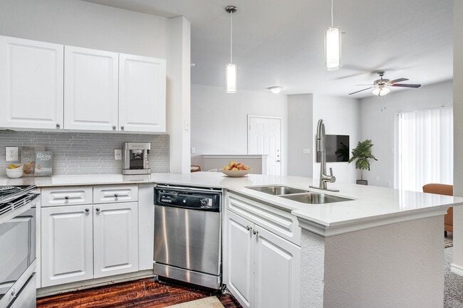 Halston on Frankford in Dallas, TX - Building Photo - Interior Photo