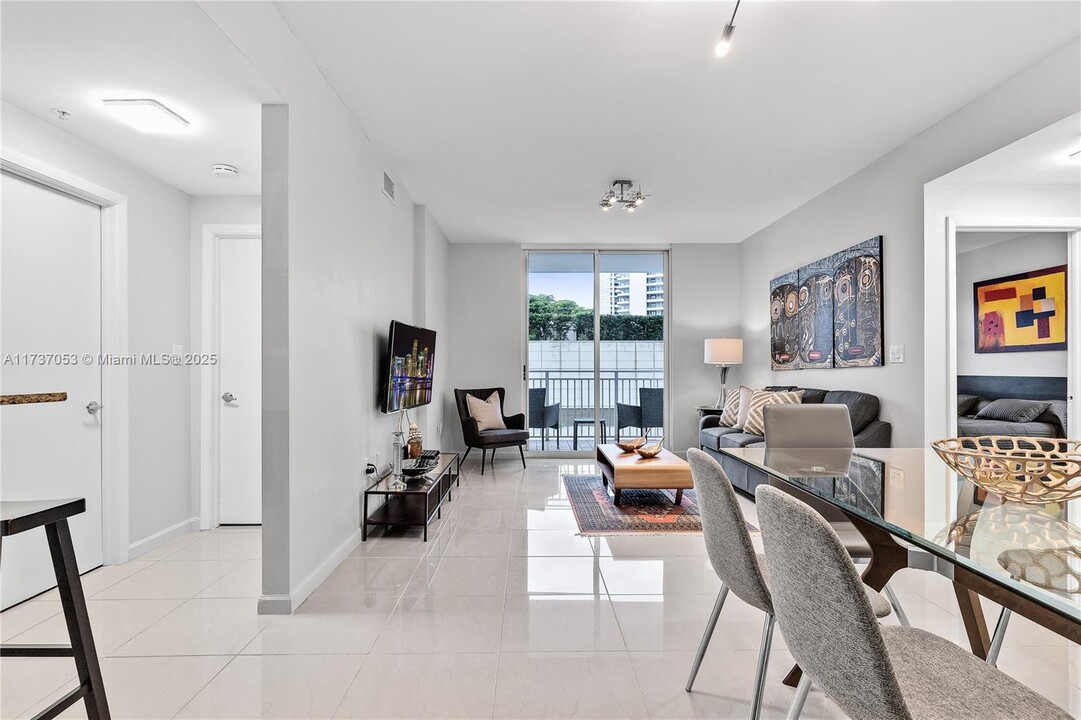 185 SE 14th Ter, Unit 708 in Miami, FL - Building Photo