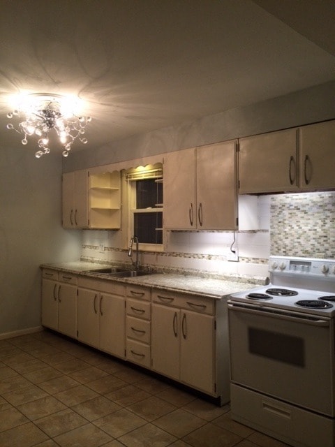 property at 817 E Jefferson St