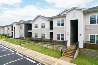 Overlook at Elkhorn Creek - INCOME RESTRICTED in Georgetown, KY - Building Photo - Building Photo