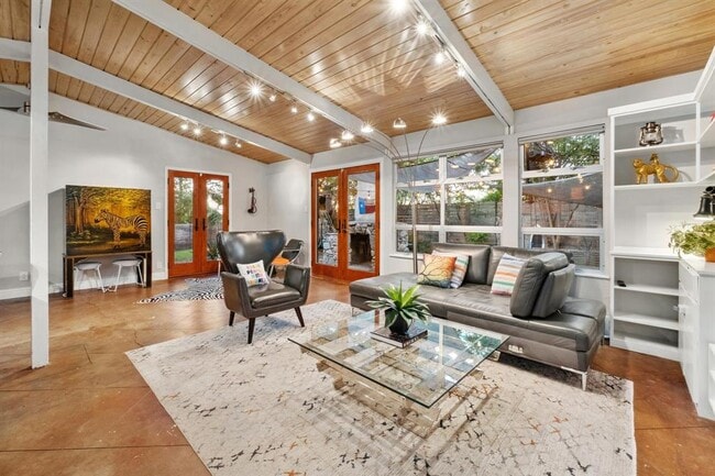 property at 2301 Westway Cir