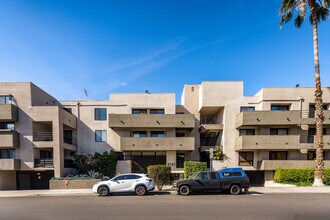 Beloit Place in Los Angeles, CA - Building Photo - Building Photo