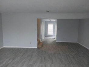 1846 Hollister St in Houston, TX - Building Photo - Building Photo