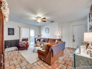 7654 Branston in San Antonio, TX - Building Photo - Building Photo