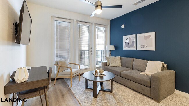 217 S Garland Ave, Unit 3306 in Garland, TX - Foto de edificio - Building Photo