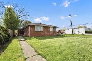 711 S Chesterfield Rd in Columbus, OH - Building Photo