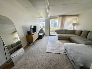 2333 Kapiolani Blvd in Honolulu, HI - Building Photo - Building Photo