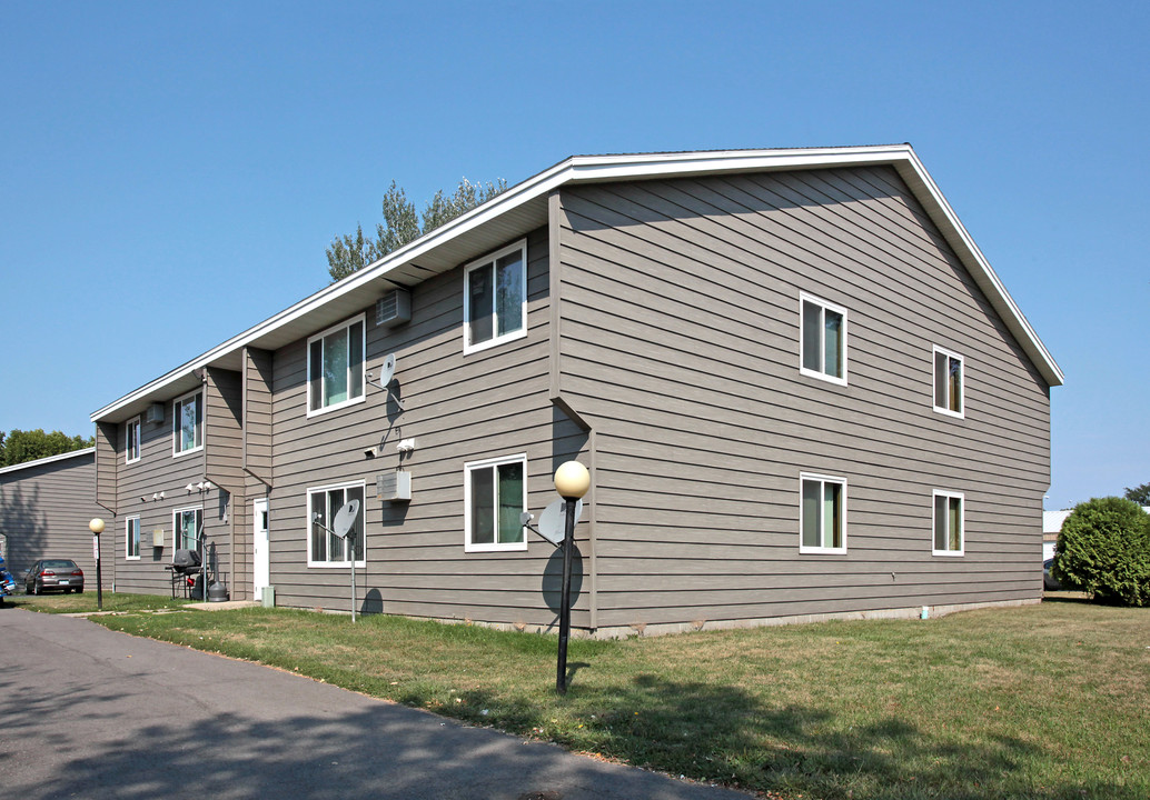 509 Mcdermott Ave S in Kandiyohi, MN - Building Photo