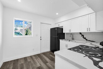 2212 Roosevelt St in Hollywood, FL - Building Photo - Building Photo