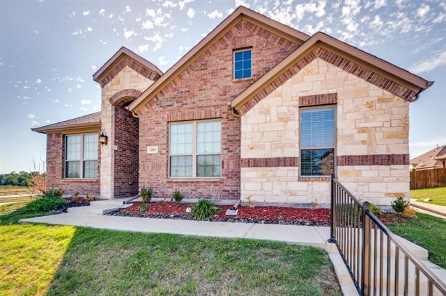 101 Happy Ln in Red Oak, TX - Building Photo