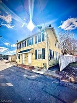 10 Cedar Alley in Phillipsburg, NJ - Building Photo