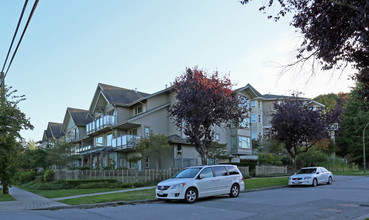 The Beachwood in Vancouver, BC - Building Photo - Building Photo