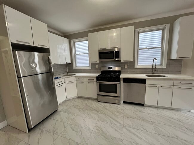 300 Chapel Ave, Unit 1