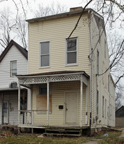 506 Lombardy St Apartments