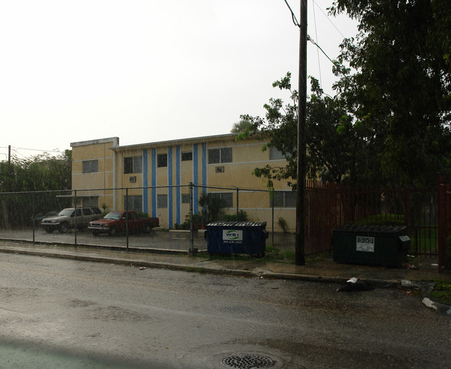 70 NW 77th St in Miami, FL - Building Photo - Building Photo