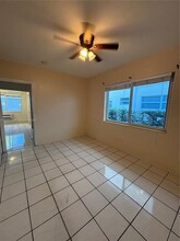 1942 Monroe St in Hollywood, FL - Building Photo - Building Photo