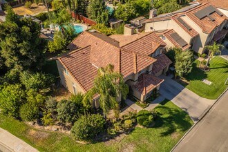 5742 W Palo Alto Ave in Fresno, CA - Building Photo - Building Photo