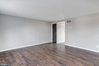 3170 Shiloh Ct in Halethorpe, MD - Building Photo - Building Photo