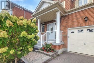 252 Stonebridge Dr in Markham, ON - Building Photo - Building Photo