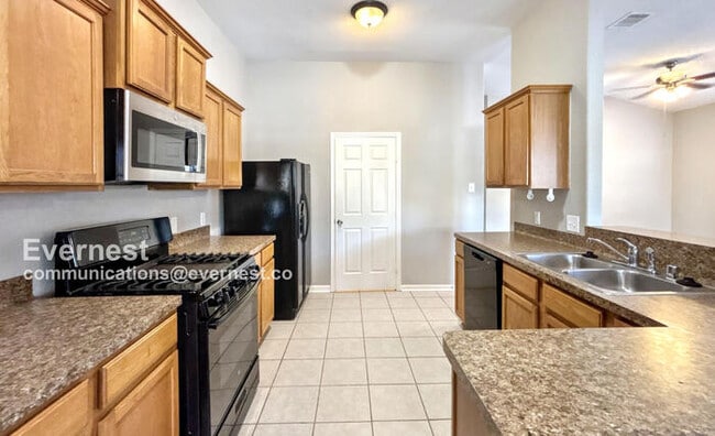 21303 Bella Flora Ct in Spring, TX - Foto de edificio - Building Photo