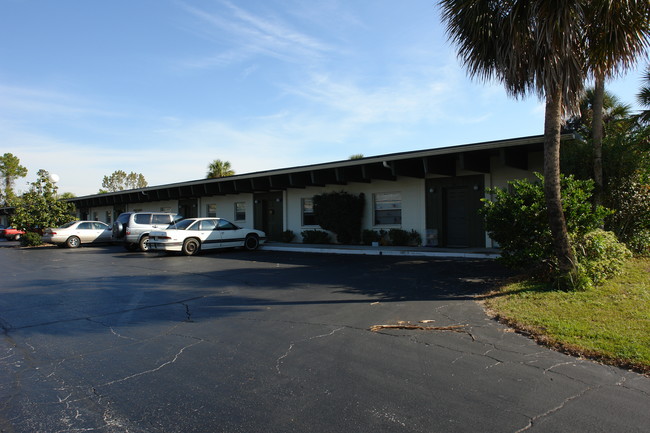 The Oasis Apartments in Gainesville, FL - Building Photo - Building Photo