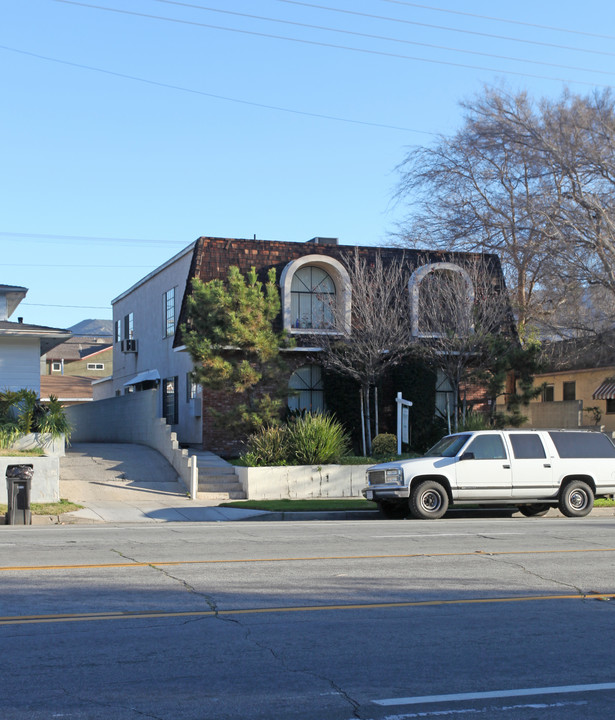 1907 W Victory Blvd in Burbank, CA - Building Photo