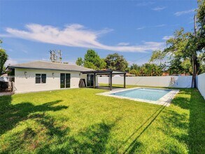 11011 NE 9th Ct in Biscayne Park, FL - Building Photo - Building Photo
