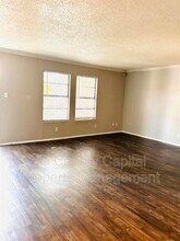 5426 Menchaca Rd in Austin, TX - Building Photo - Building Photo