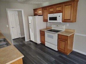 85 Hollow Ct in Covington, GA - Foto de edificio - Building Photo